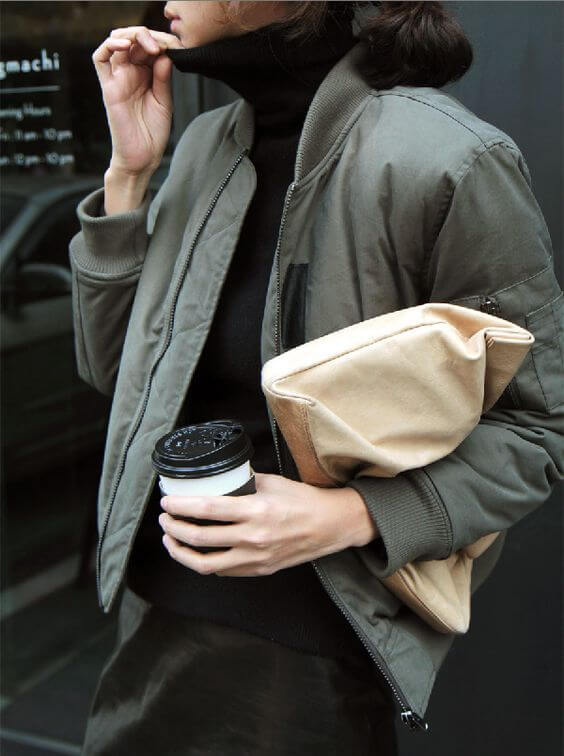 Cazadora bomber color kakhi