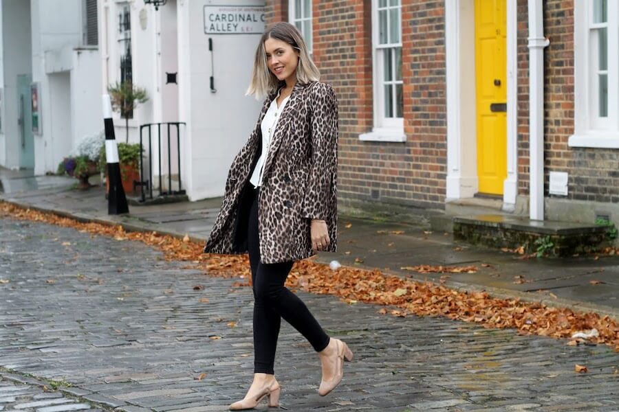 Toks con blazer de leopardo