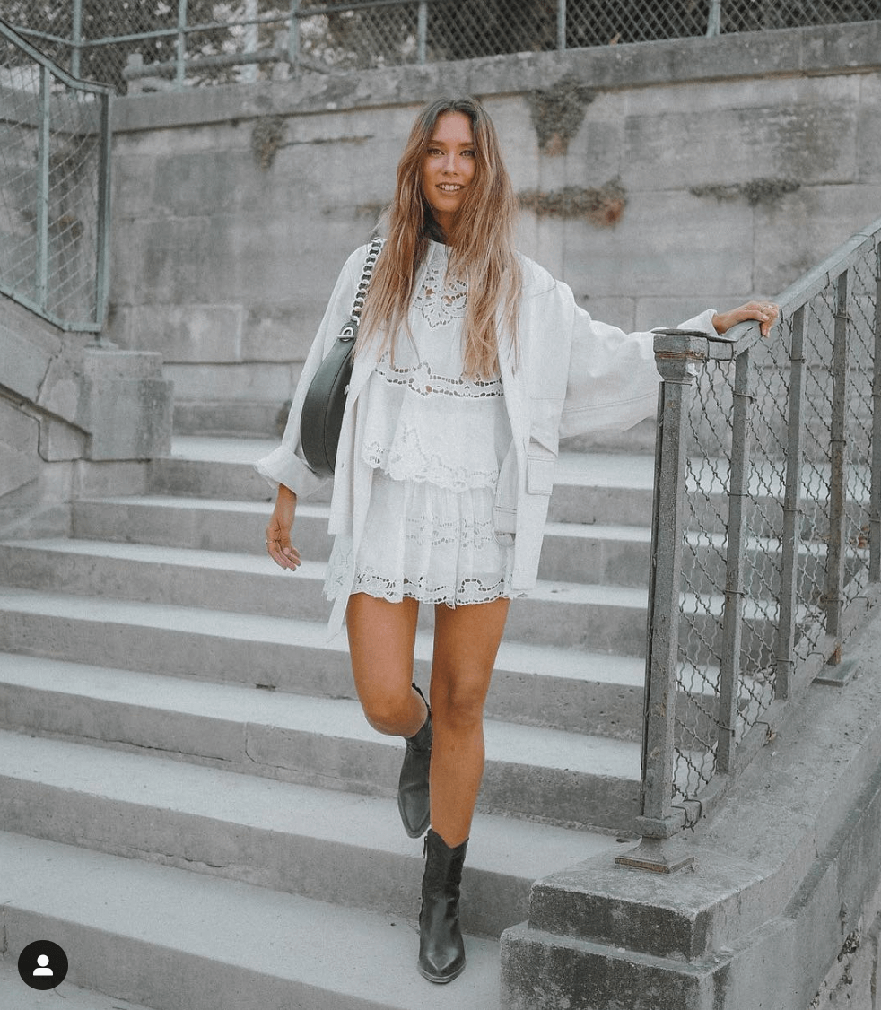 Atuendo boho en color blanco de Grace Villarreal.