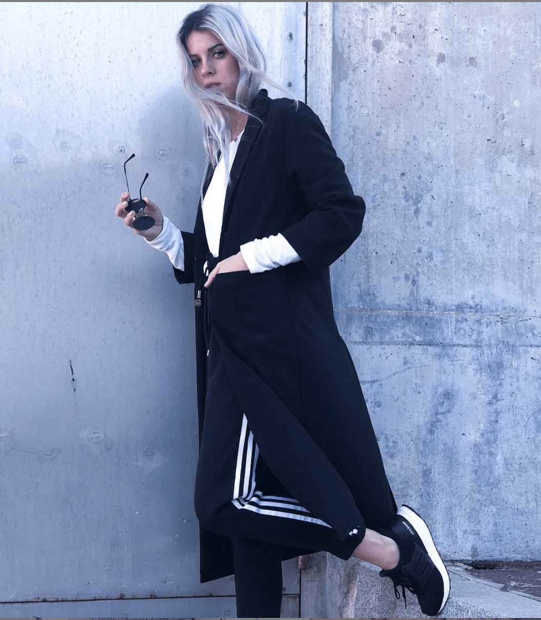 marta riumbau chandal abrigo negro