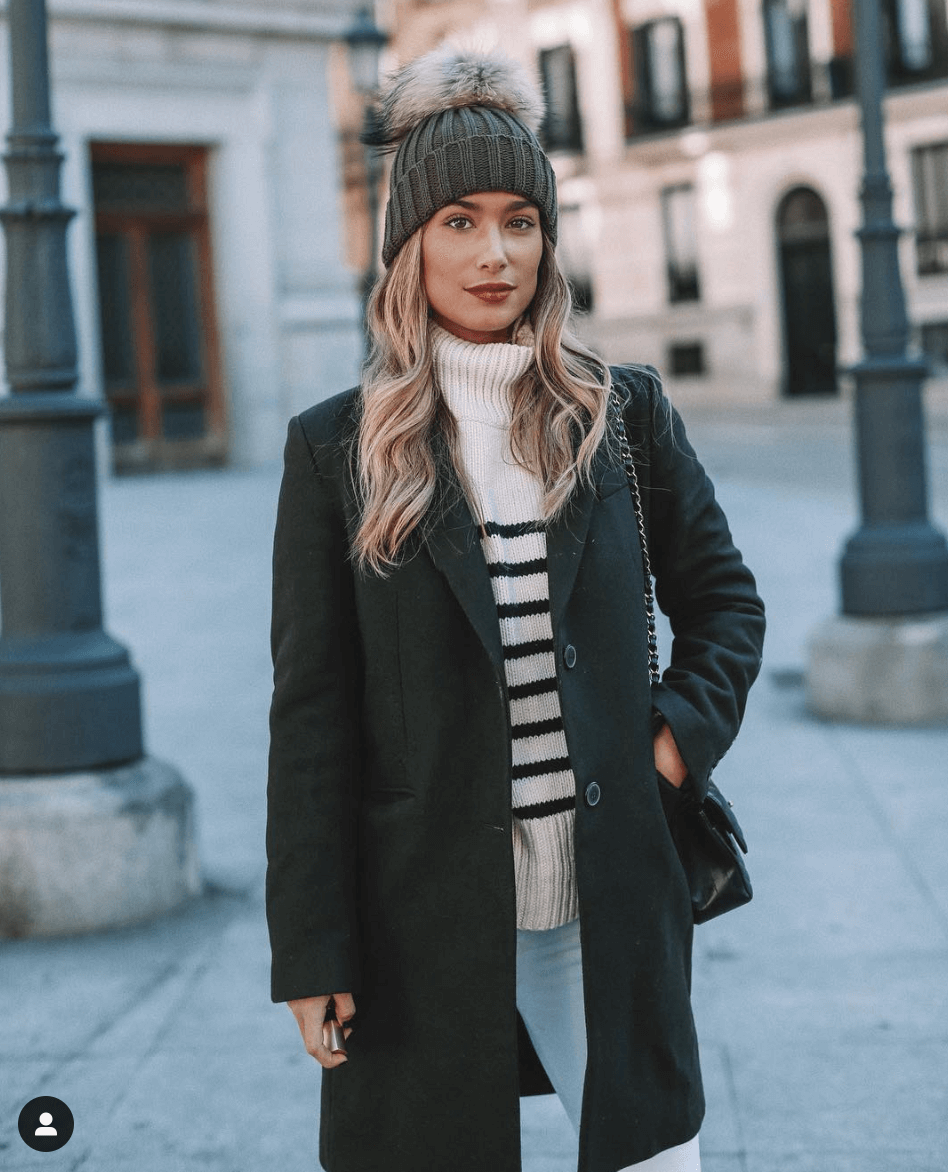 maria pombo jersey a rayas con abrigo y gorro