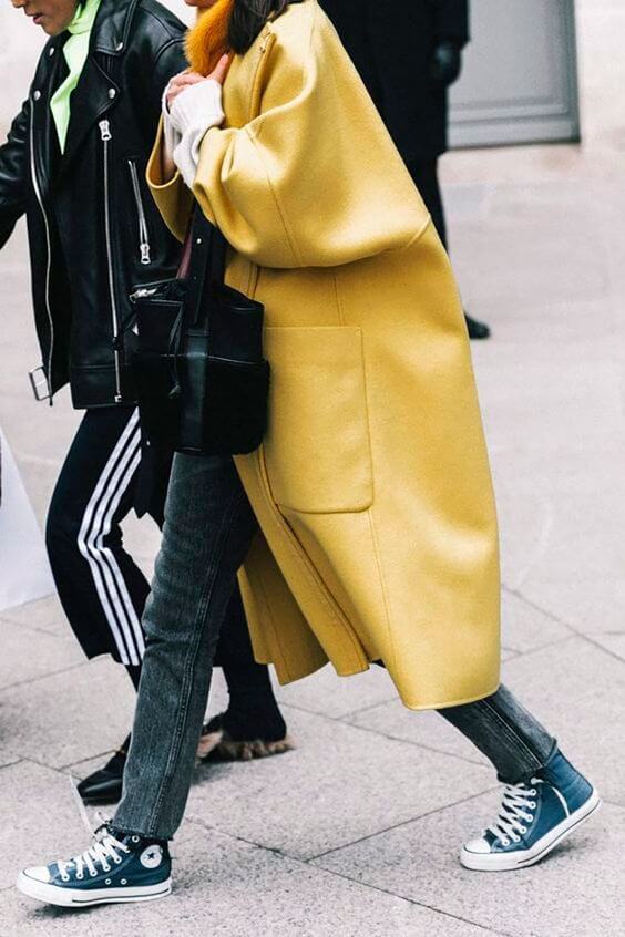 Maxi abrigo amarillo.