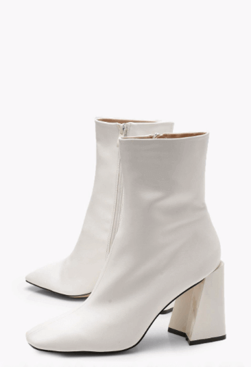 Botas blancas de Boohoo