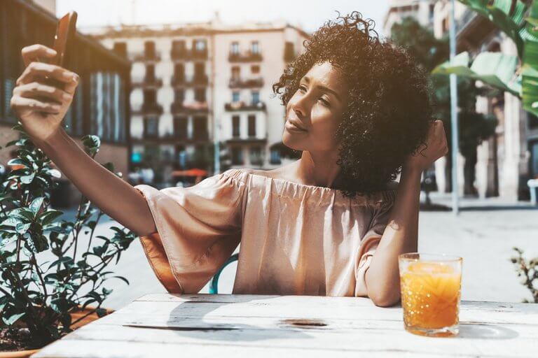 4 mejores posturas para selfies