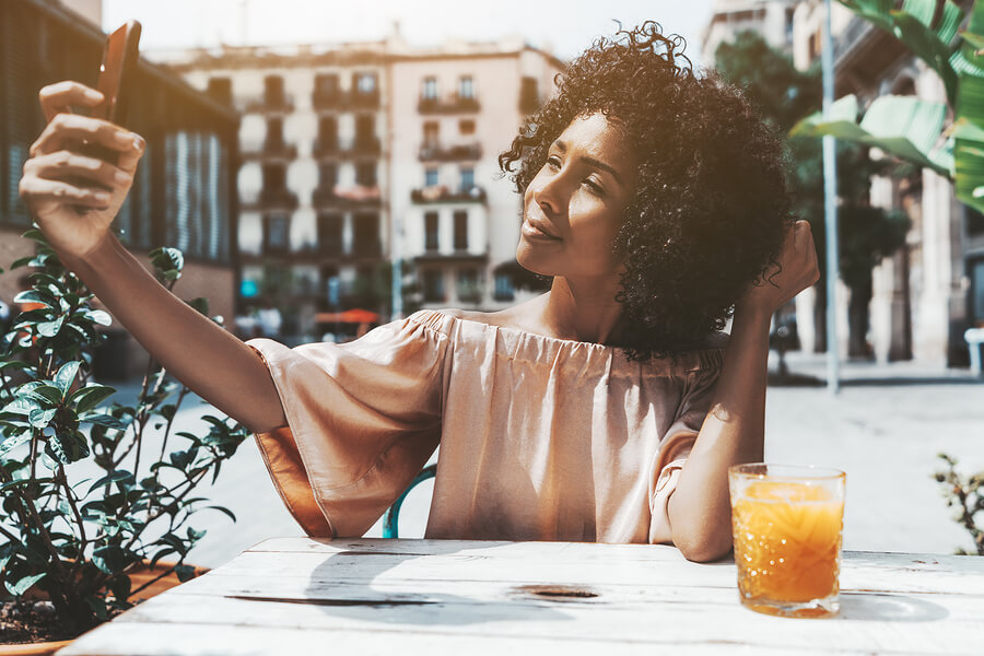 4 mejores posturas para selfies