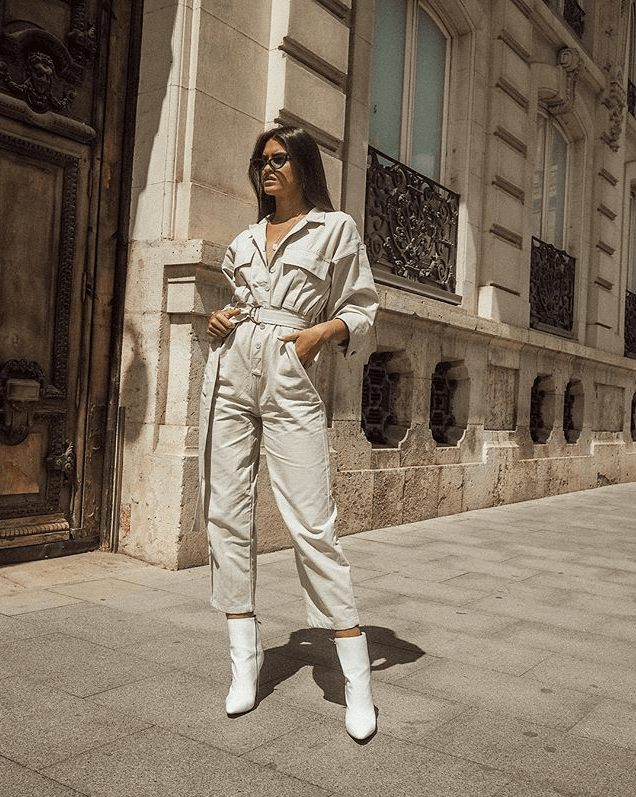 Marta Lozano con botines blancos.