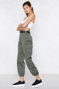 Pantalón cargo: 4 ideas de cómo llevarlo