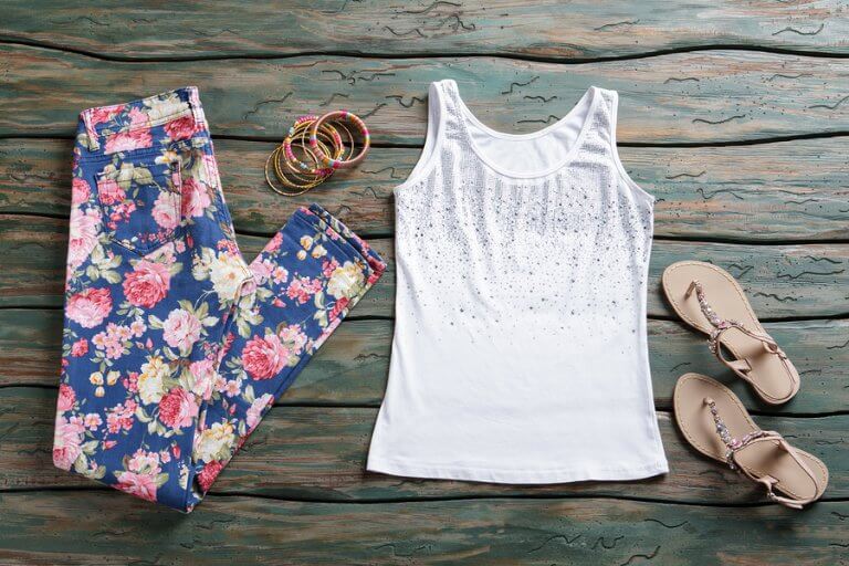 Pantalones de estampado floral: 6 ideas inolvidables