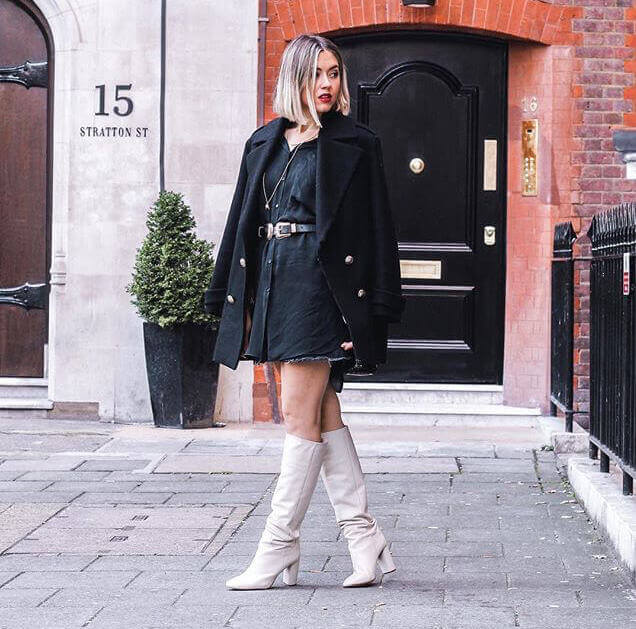 Toks con botines blancos de Zara.