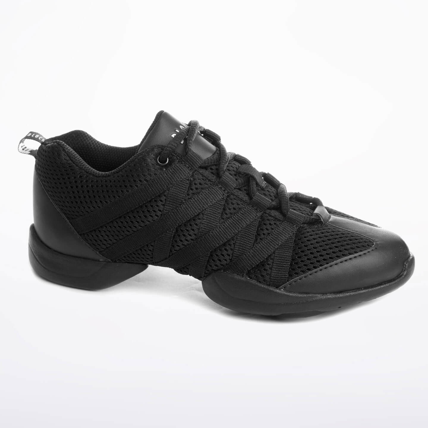 Zapatillas para danza en color negro.