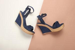 Los zapatos de cuña: una tendencia del verano
