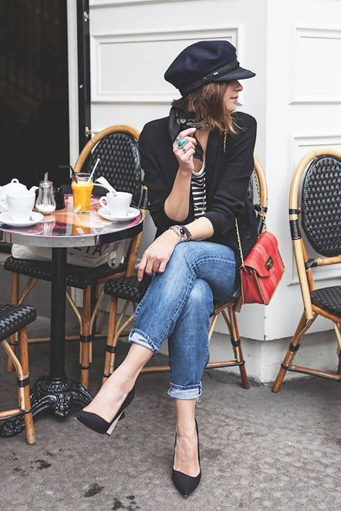 Look al estilo francés con jeans.