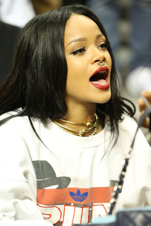 Rihanna con su septum. 