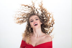 ¿Cómo añadir volumen al pelo?